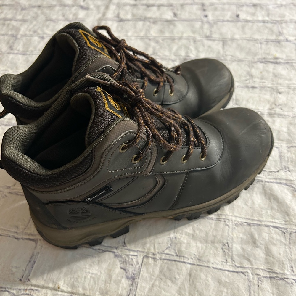 TIMBERLAND KIDS MT.MADDSEN MID WATERPROOF HIKING BOOTS SIZE 5 A141B  A3130